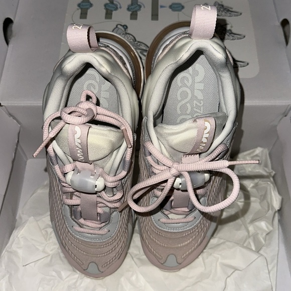 Nike women’s new shoes - Picture 2 of 6